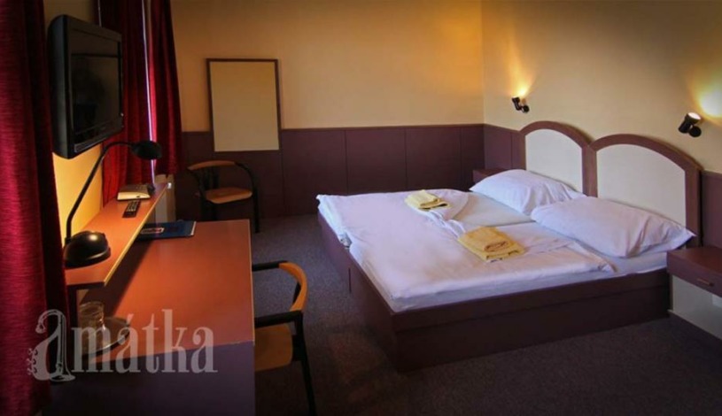 Penzion Amátka Hradec Králové - Jednolůžkový pokoj , Dvoulůžkový pokoj (společné WC + Sprcha na chodbě), Studio - čtyři lůžka , Dvoulůžkový pokoj (vlastní sprcha + WC)